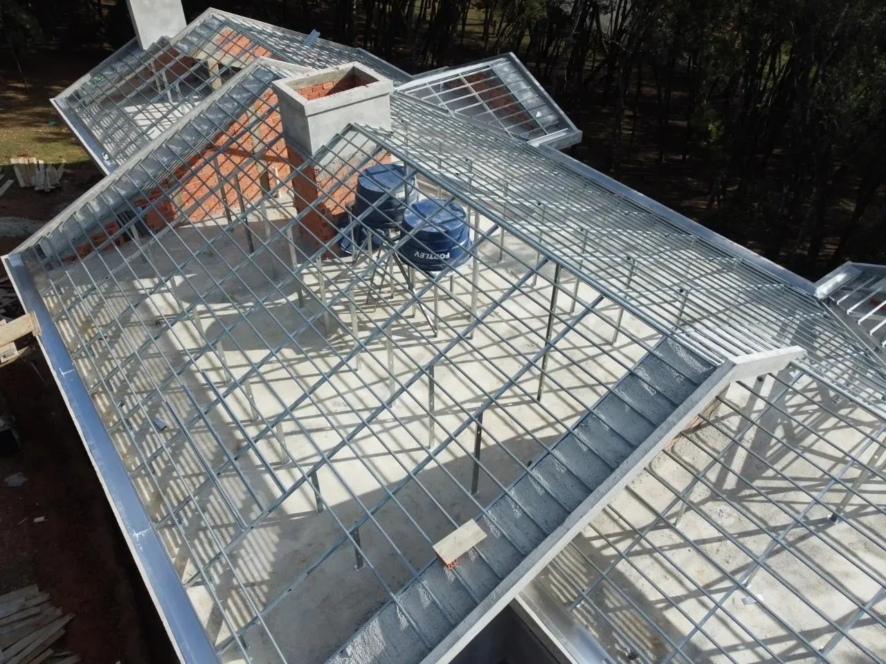 Estrutura metálica de telhado da Construtelhas