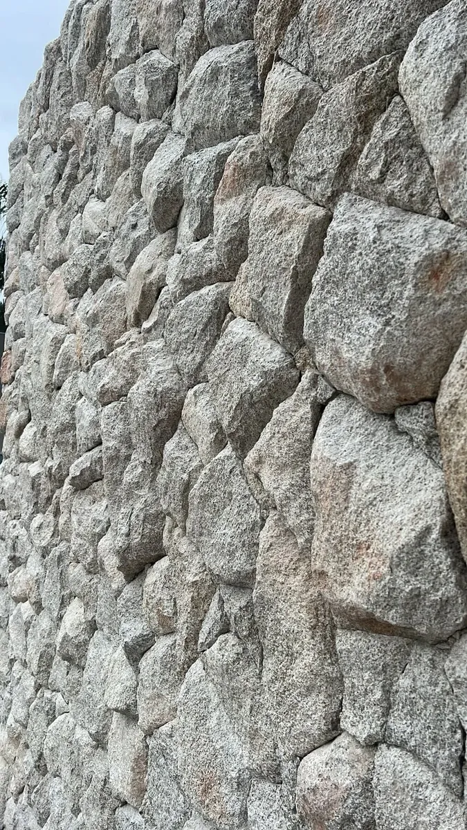 Pedra Moledo Clara Face Serrada